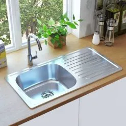 Devenirriche Kitchen Sink With Strainer And Trap Stainless Steel